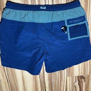 2004 tag Speedo Men's Navy and Olive Board Shorts